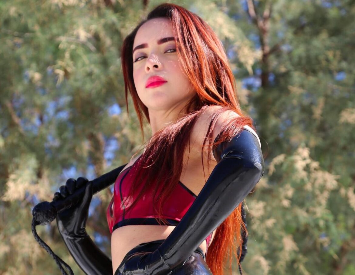 domina-in-berlin-–-goddess-alanis